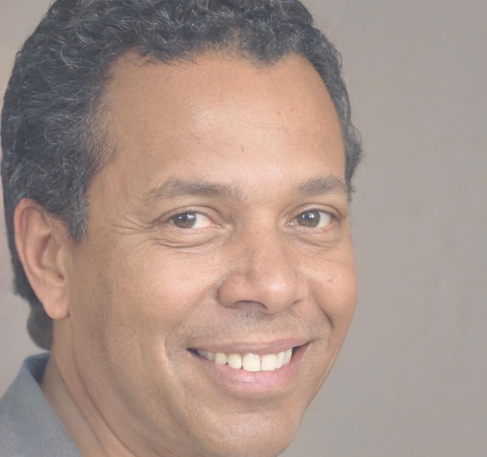 Дениз Караташ